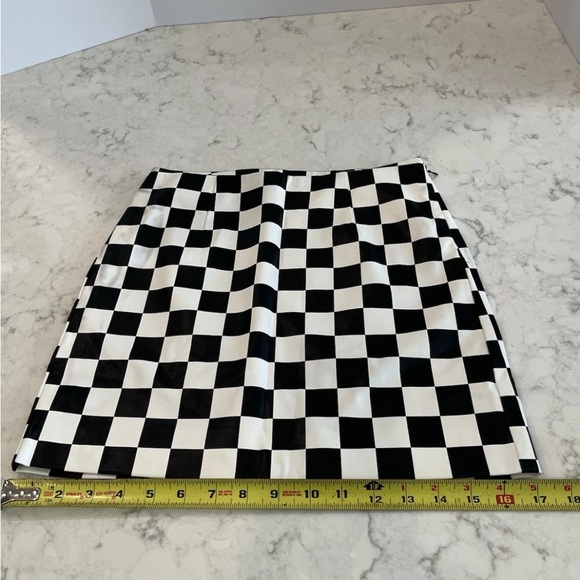 Forever 21 Black and White Checkered Mini Skirt - Picture 4 of 6